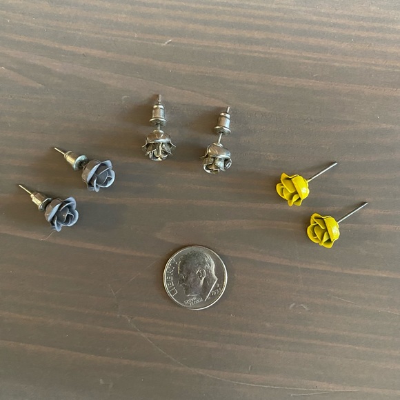 Urban Outfitters Metal Rose Stud Earrings- Set of 3 - Picture 3 of 3